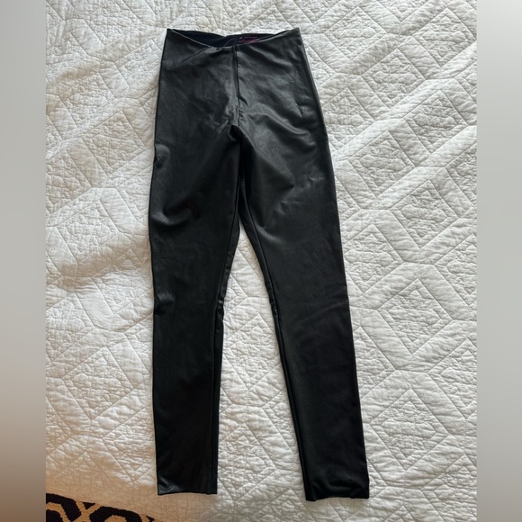 Commando women’s medium petite faux leather leggings - Picture 9 of 9